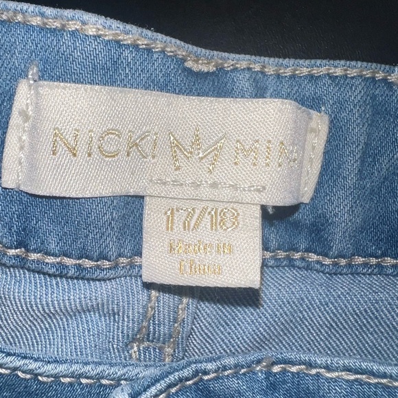 Nicki Minaj Mid Rise Cropped Women's Light Wash Blue Jeans Size 17/18 GUC - Picture 7 of 13